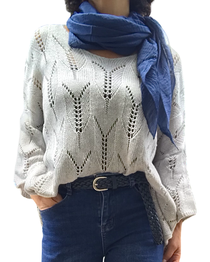 Chandail col en V uni gris silver en crochet manche 3/4