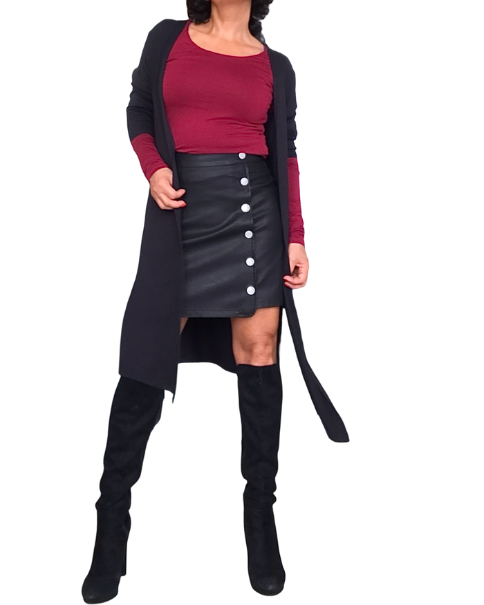 Jupe short noire en similicuir