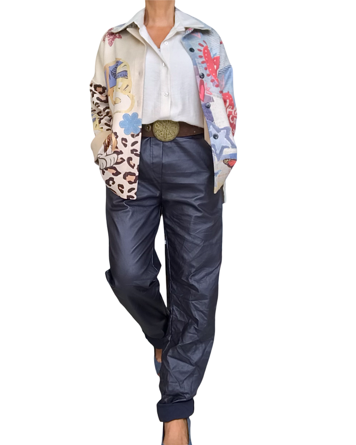 Pantalon bleu marin en cuir vegan froissé taille élastique