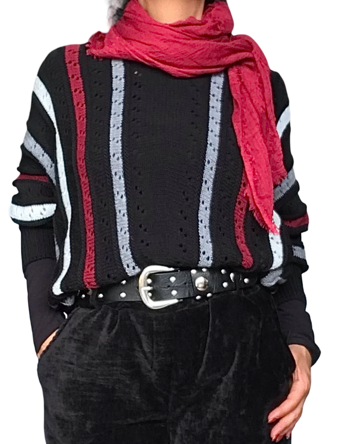 Chandail en tricot noir en pointel rayures verticales, manche longue