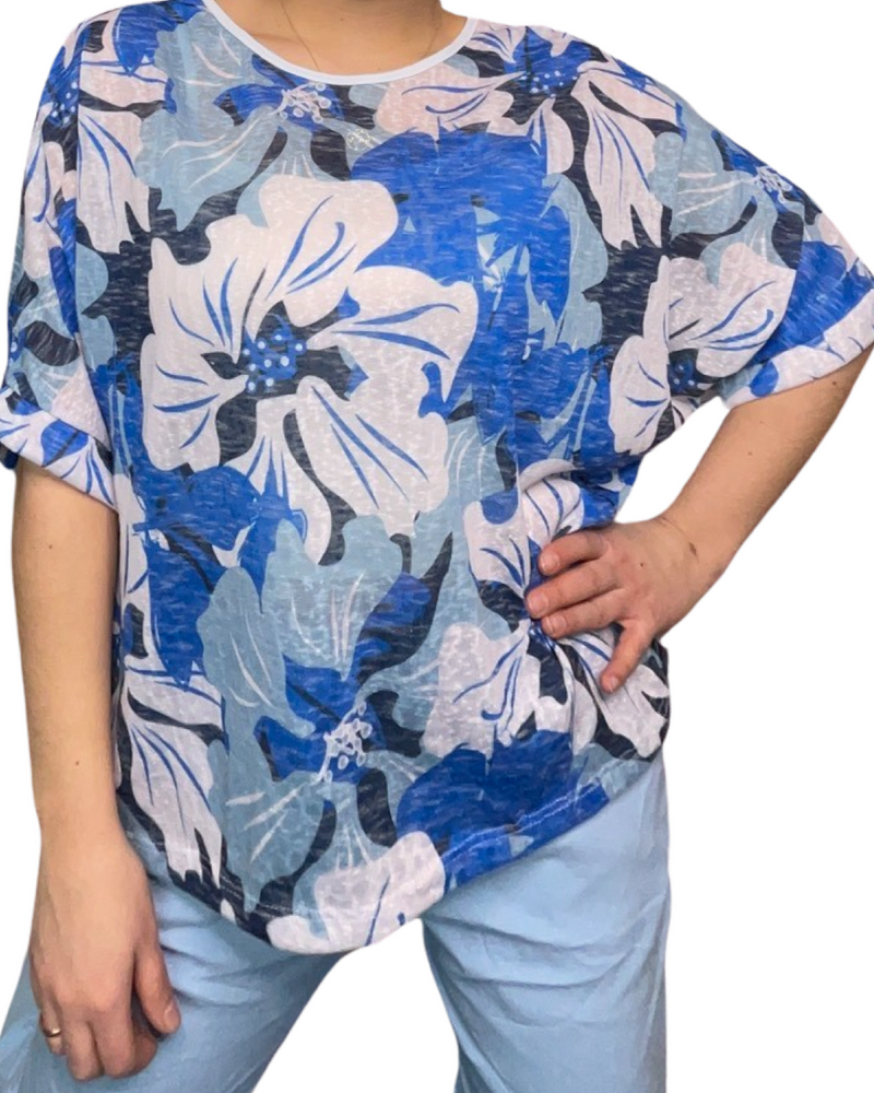 T-shirt femme imprimé de fleurs bleues et blanches 