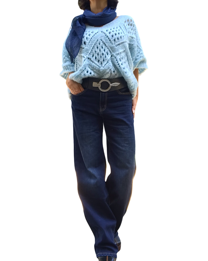 Chandail uni en tricot aqua à grandes mailles col en V