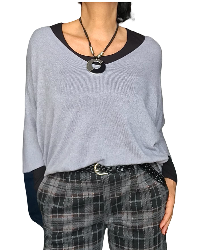 Chandail uni gris silver en tricot léger à manche 3/4 col en V