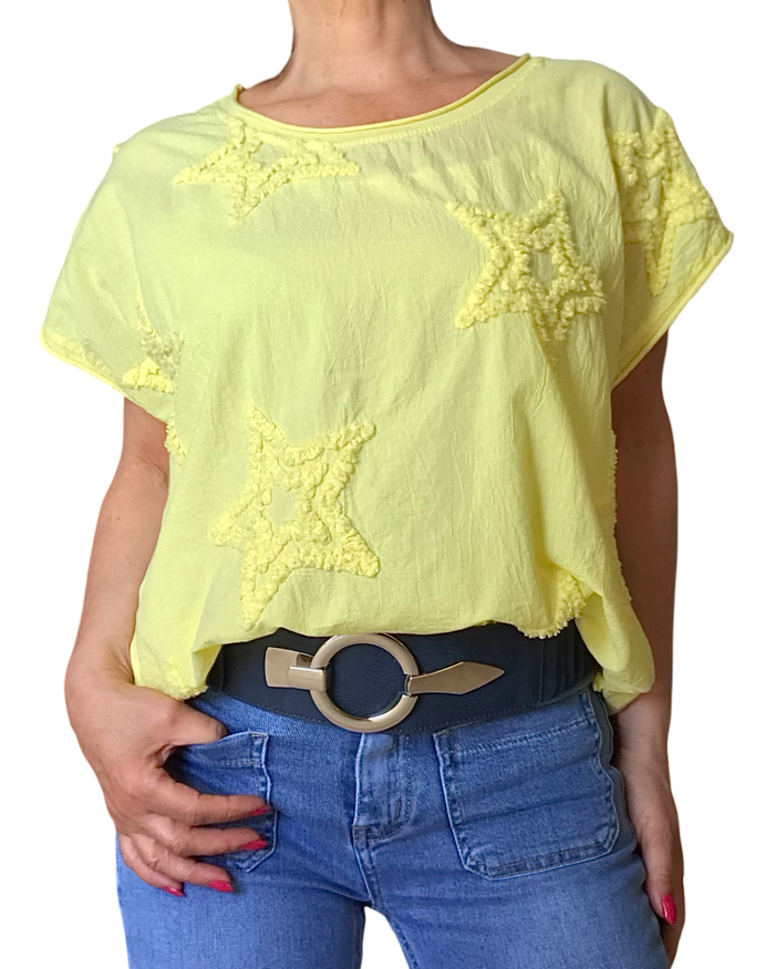 T-shirt uni garni de plusieurs étoile texturées devant col rond