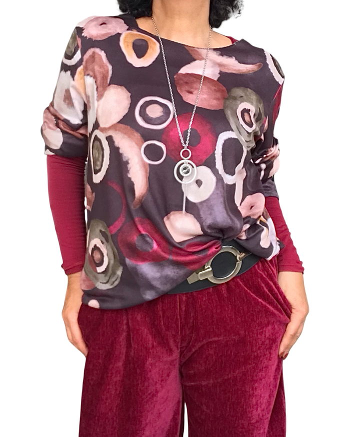T-shirt manche longue noir col rond imprimé de cercles rouge vin, crème, kaki et noisette