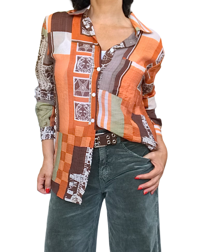 Chemise à manche longue, imprimé abstrait orange, beige, kaki, brun