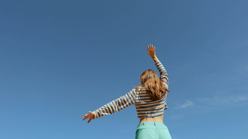 Comment appelle-t-on les t-shirts à manches longues ?