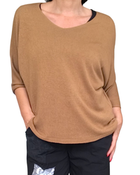Chandail uni camel, col en V manche 3/4 (Livraison 5 Octobre pour le Québec)