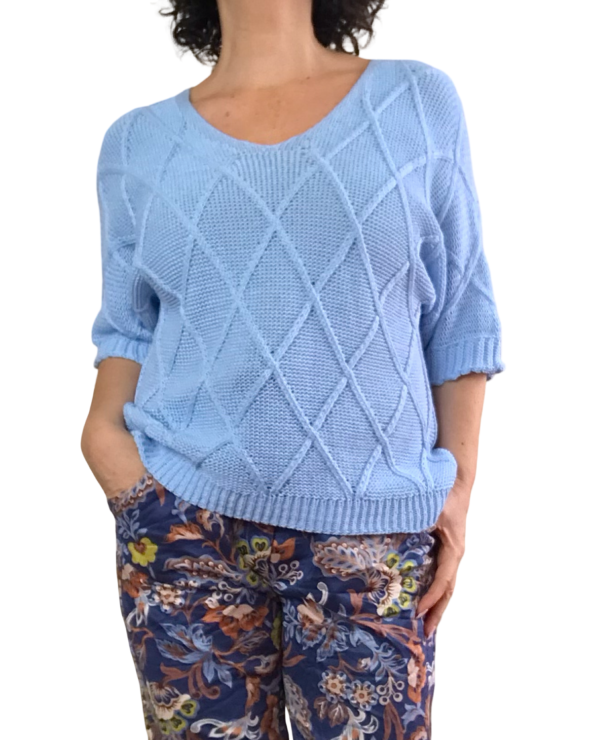 Chandail bleu ciel en crochet manche courte