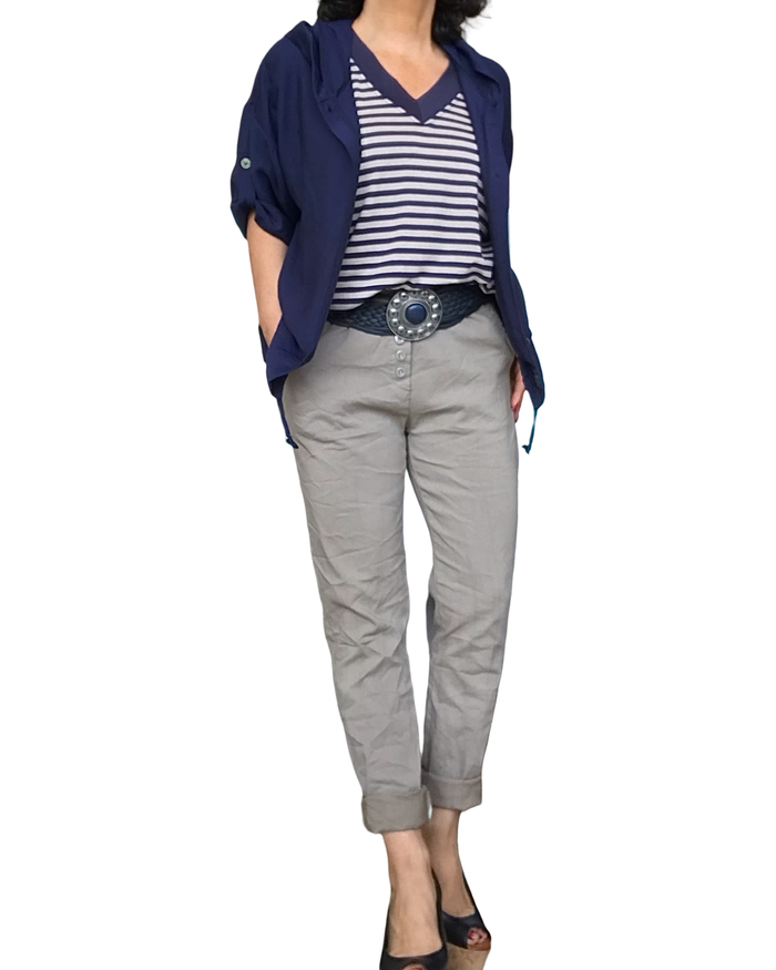 Pantalon moka à taille élastique avec 4 boutons sur la boutonnière et cordon