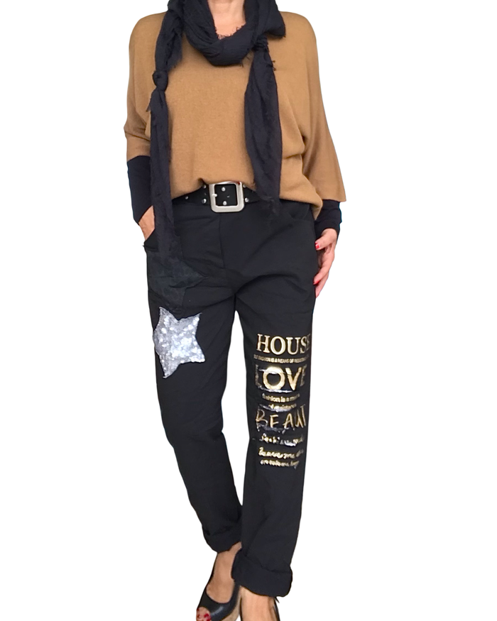 Pantalon noir funky à taille élastique avec cordon étoile argenté et écritures dorées (Livraison 5 octobre pour le Québec)