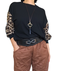 Chandail à manche longue noir avec les manches imprimées léopard