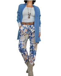 Pantalon imprimé bleu jeans beige, jaune et rouge en ultra suède à taille élastique avec cordon noir