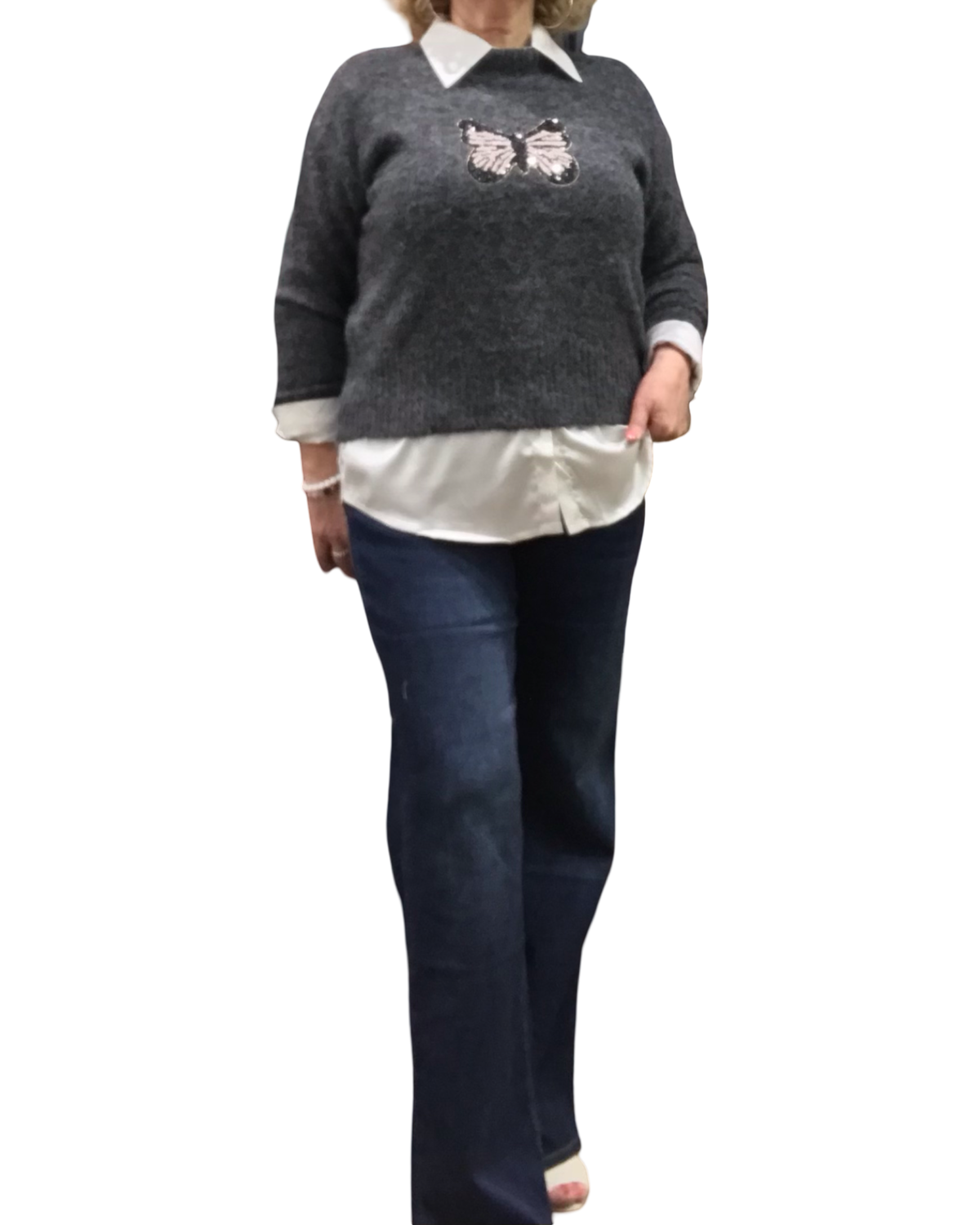 Chandail col montant gris charcoal chiné  en tricot avec un appliqué de papillon