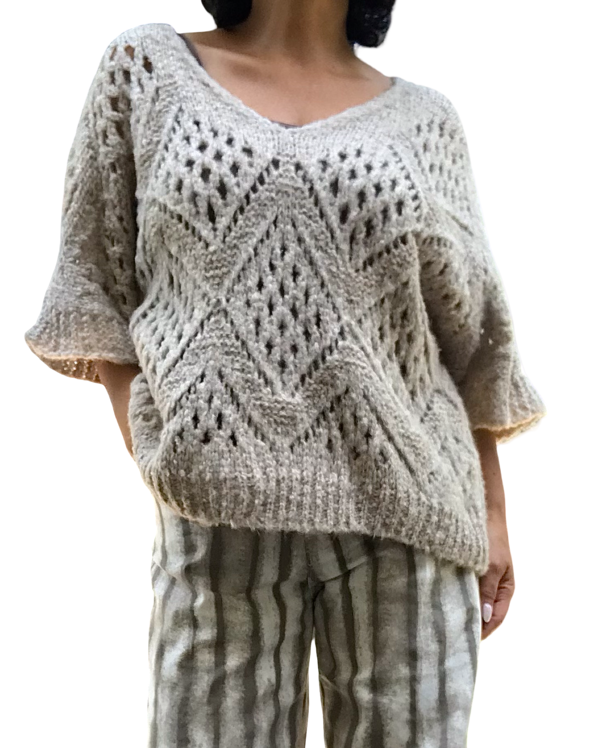 Chandail uni en tricot beige à grandes mailles col en V