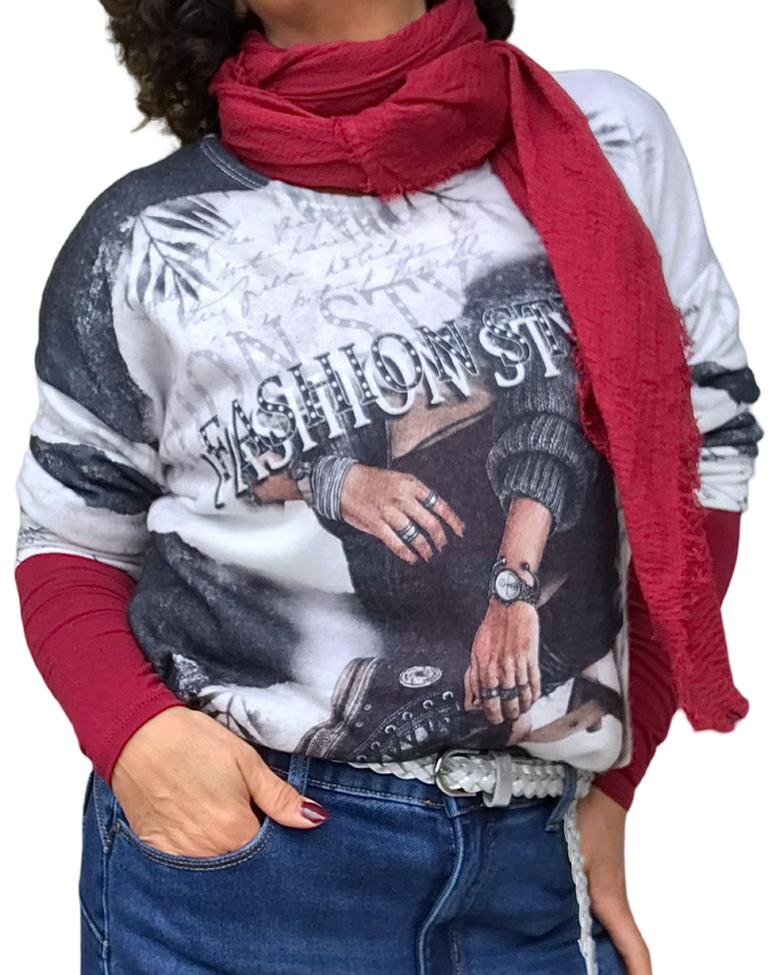 Chandail manche longue gris« fashion style » avec foulard rouge