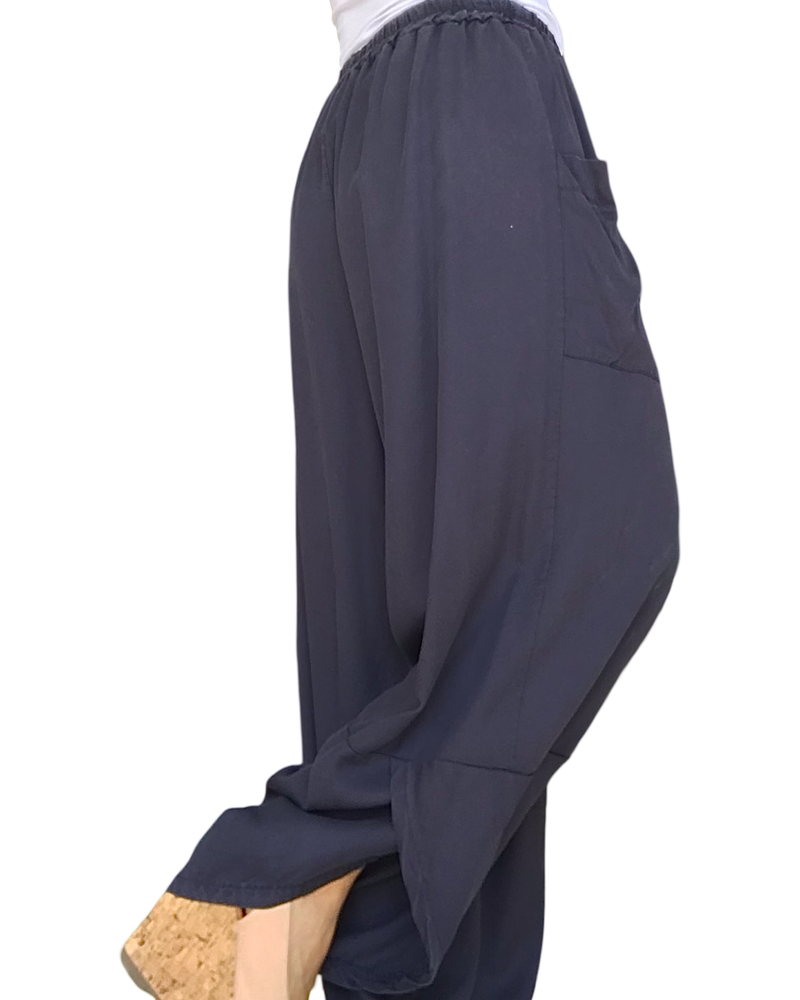 Pantalon baggy bleu marine léger et stylé