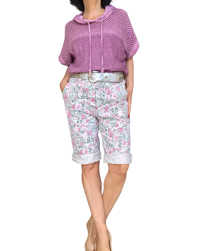 T-shirt prune délavé avec un cordon au bas, un capuchon et du crochet dans le haut