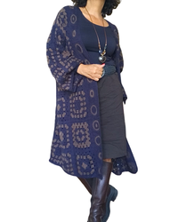 Cardigan long en crochet marine et brun
