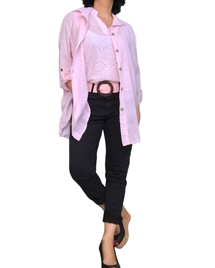 Blouse rose pâle sans manche broderie anglaise devant