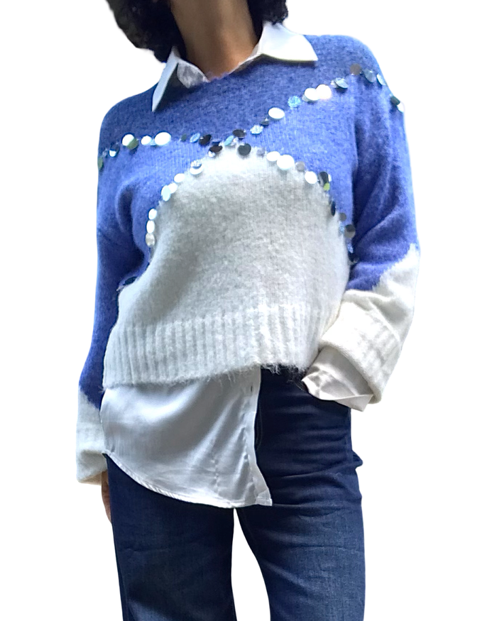 Chandail col rond bleu en tricot 3 couleurs avec paillettes argentées croisées devant