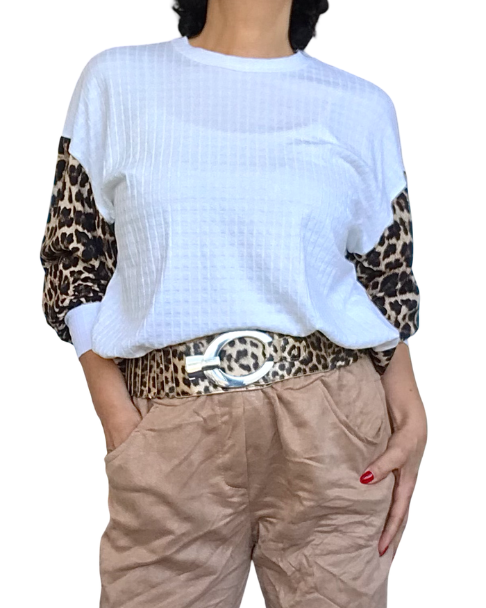 Chandail à manche blanc cassé avec les manches imprimées léopard