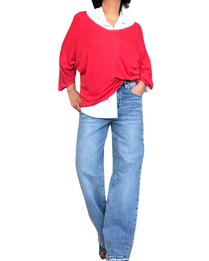 Chandail uni rouge, col en V manche 3/4