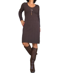 Robe en tricot brune au genou col en V