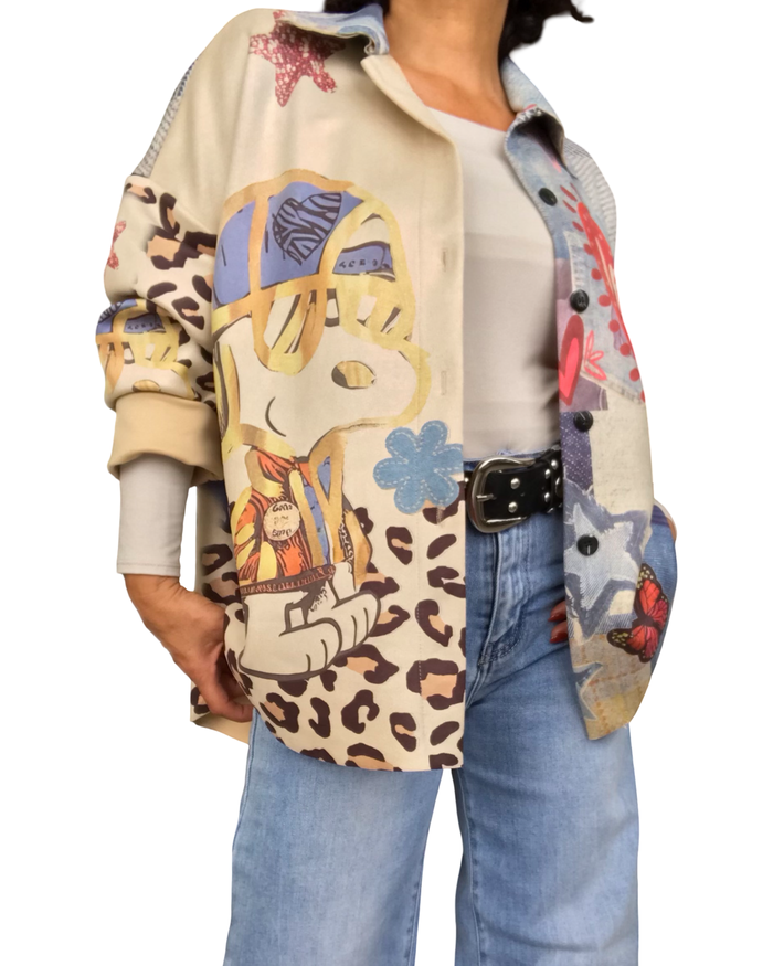 Chemise en ultra suède beige avec dessins de snoopy
