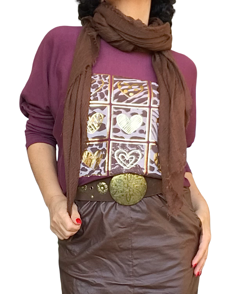 Chandail en tricot uni bourgogne avec dessin de cœurs dorés, manche longue chauve souris