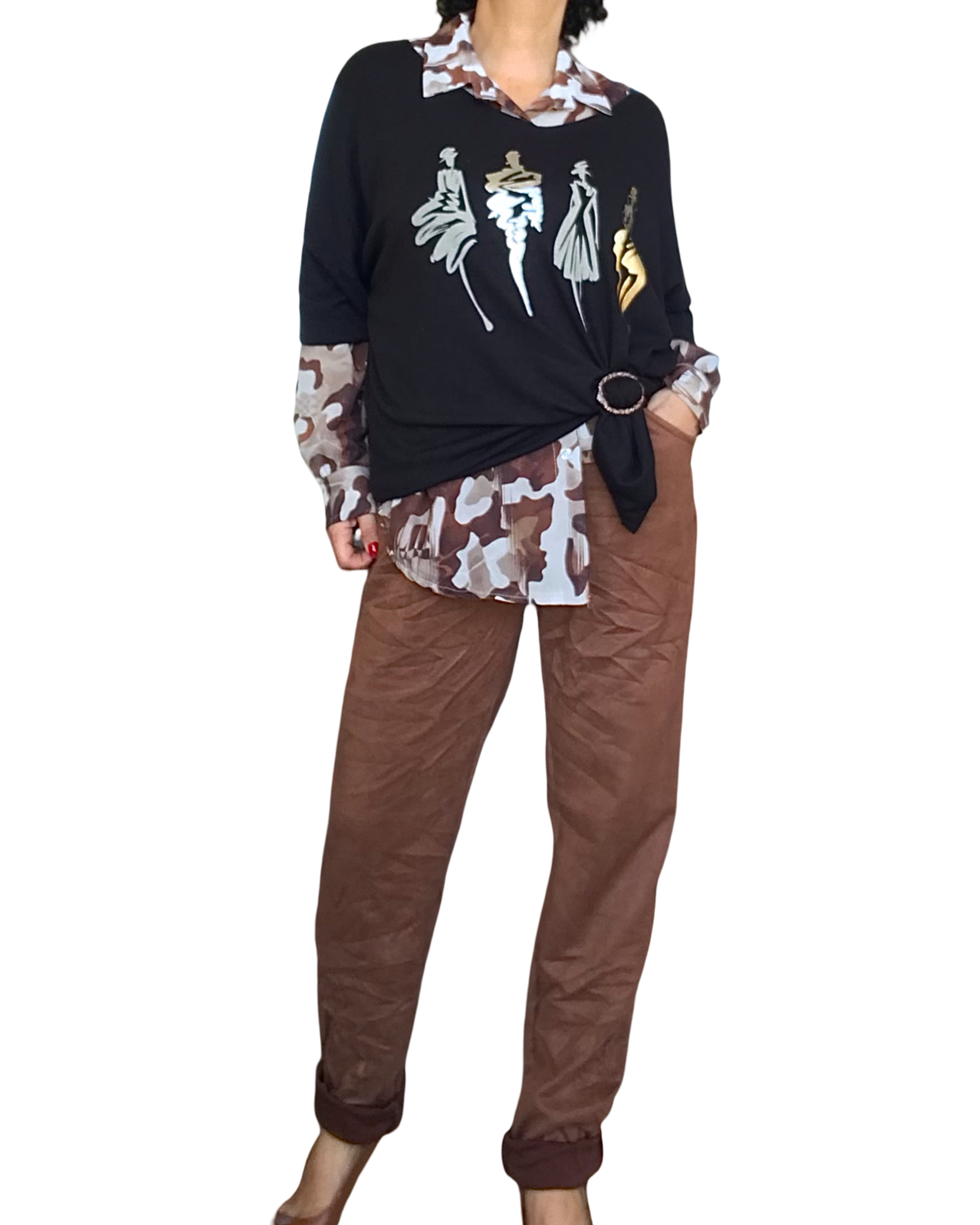 Chandail uni noir col en V avec esquisse de 4 femmes devant