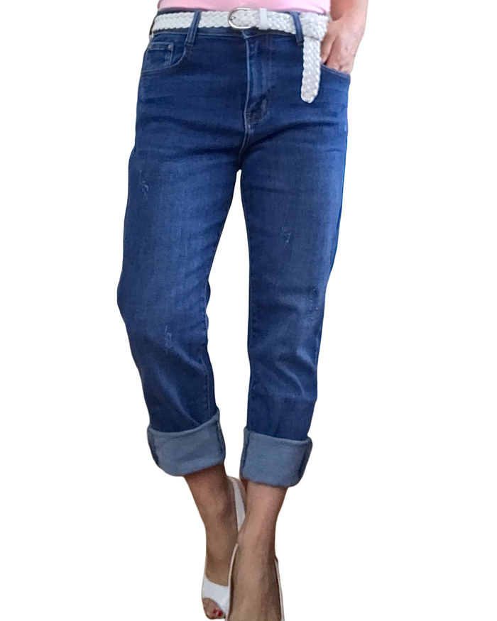 Capri en jeans bleu moyen avec égratignures