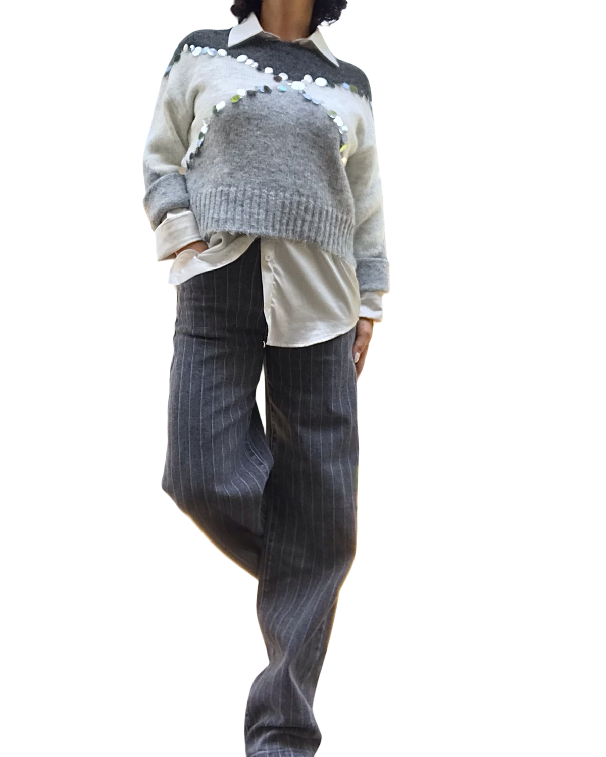 Chandail col rond gris en tricot 3 couleurs avec paillettes argentées croisées devant