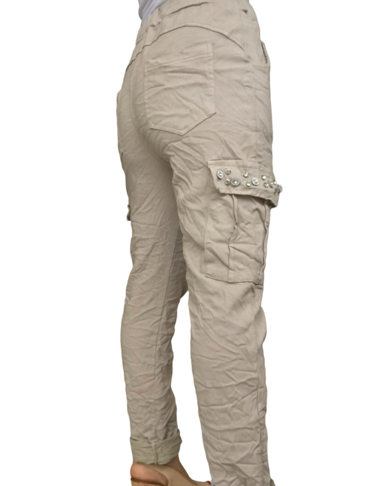 Pantalon cargo beige à taille élastique avec cordon de coté