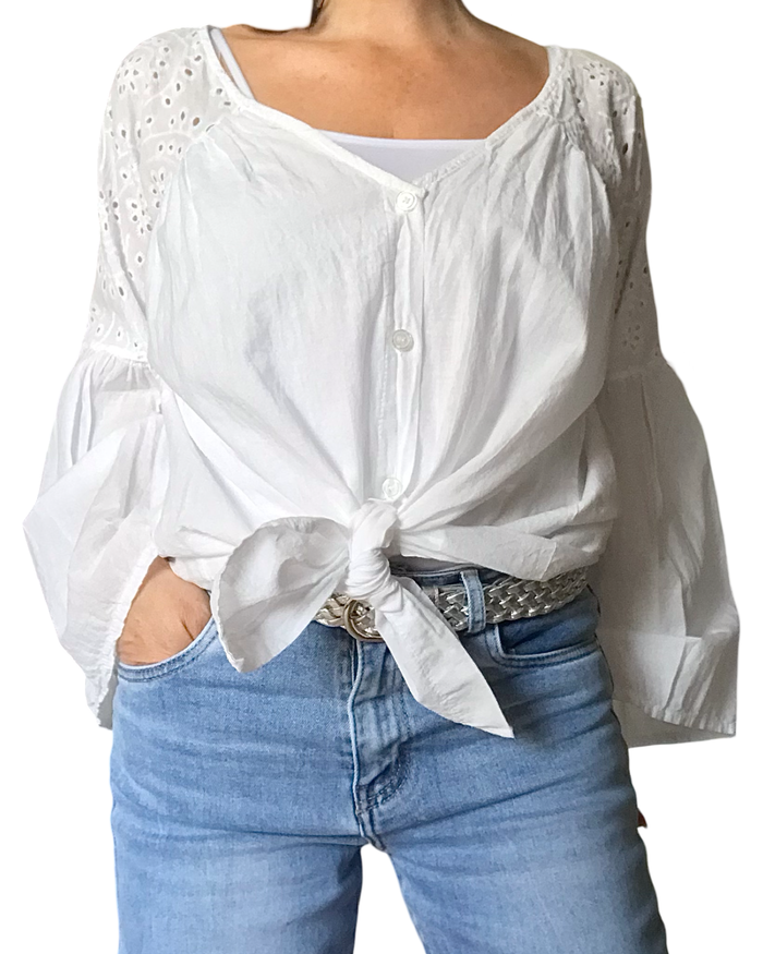 Chemise romantique blanche dentelle et manche cloche | Livraison 10 mai