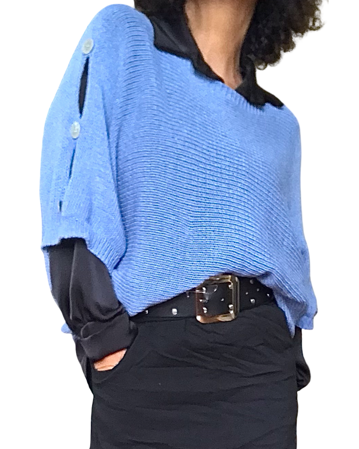 Chandail uni bleu jeans en tricot avec ouvertures sur les épaules