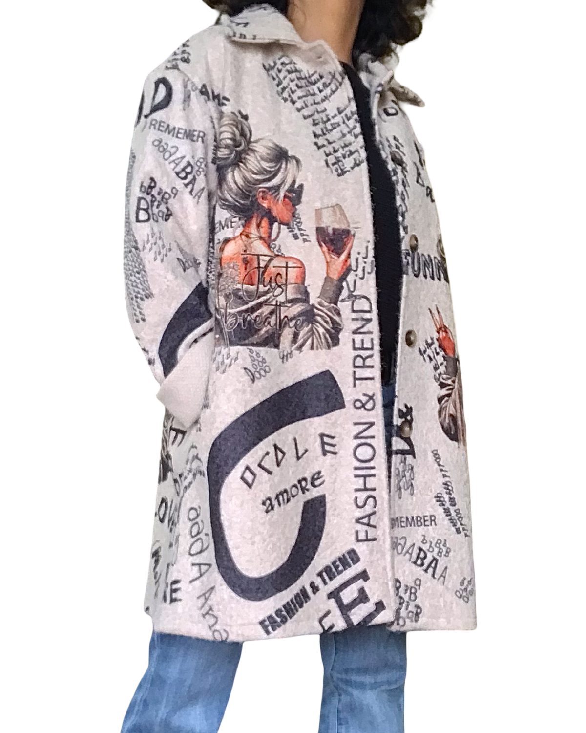 Manteau en laine 3/4 imprimé d’écritures noires et d’une jeune femme de dos