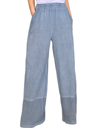Pantalon bleu jeans délavé taille élastique, avec garniture en filet au bas