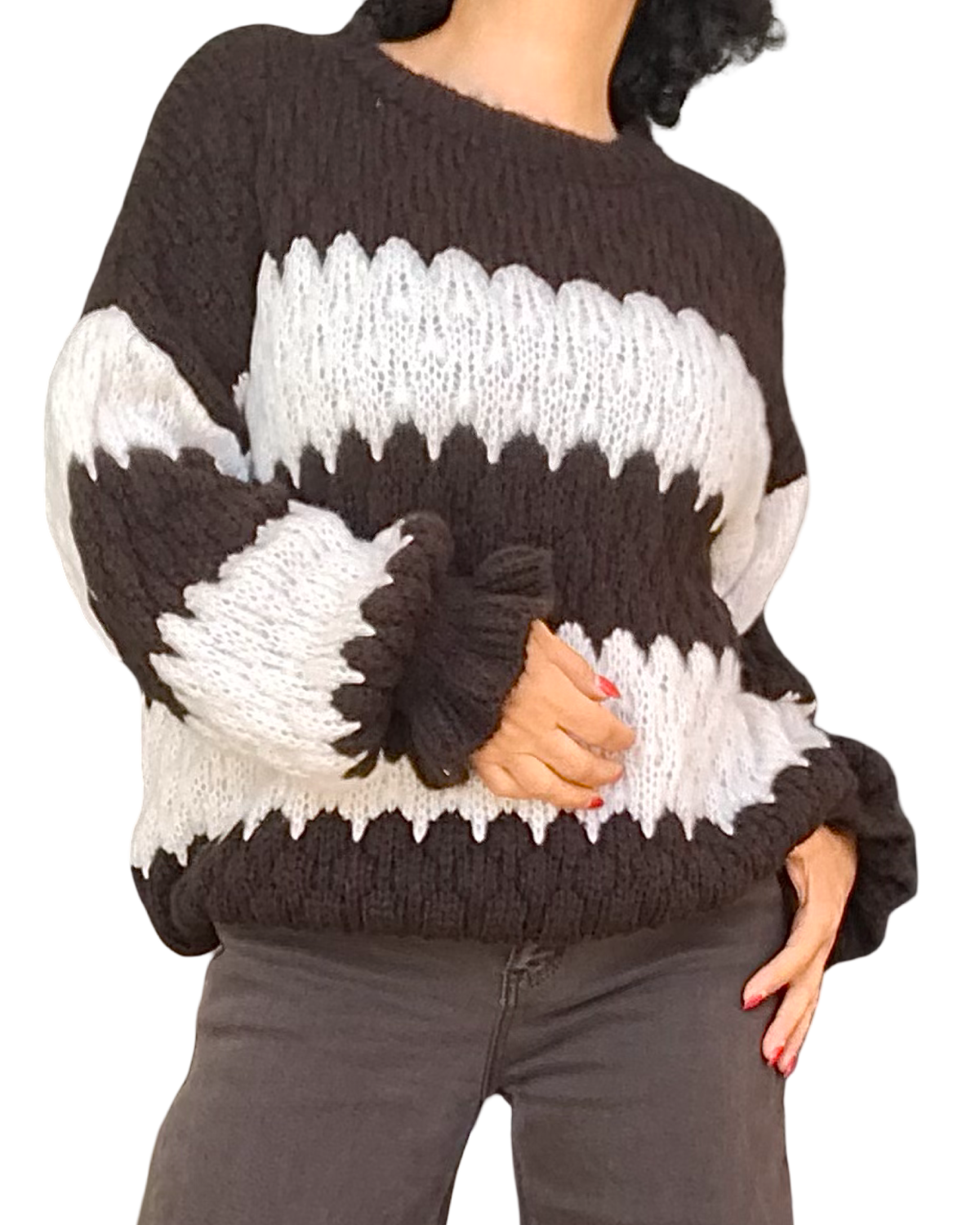 Chandail col rond en tricot brun chocolat et blanc, manches à volant élastiqué – vue de face