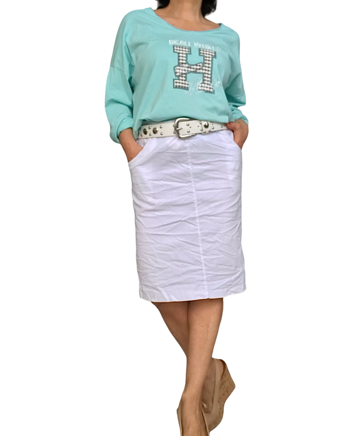 T-shirt aqua col V manche longue avec un H texturé moka et blanc devant