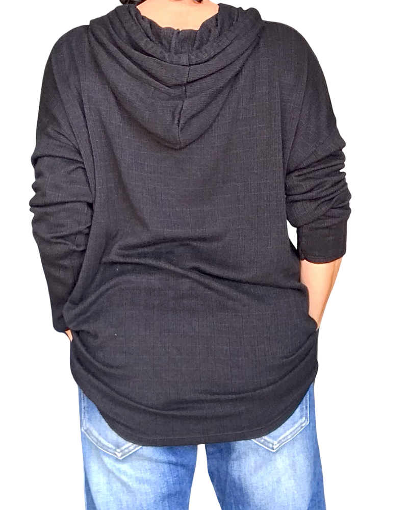 Chandail uni noir avec capuchon