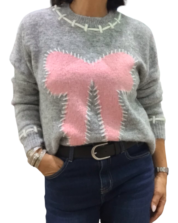 Chandail col rond gris pâle en tricot avec une boucle devant