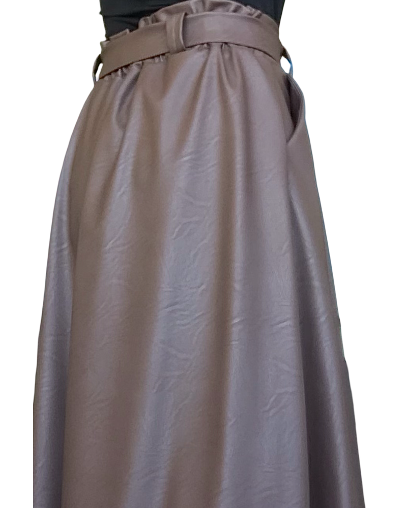 Jupe longue brune cuir vegan, coupe ligne A