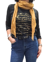 T-shirt manche longue noir avec écritures dorées