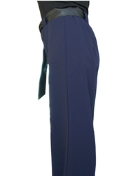 Pantalon droit marine avec un ruban noir comme ceinture, taille élastique