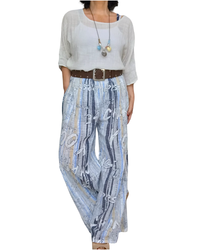 Pantalon palazzo rayé bleu marin, beige, bleu ciel et blanc avec des lettres blanches taille élastique