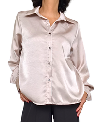 Chemise champagne en satin à manche longue avec boutons noirs