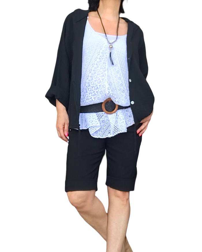 Bermuda noir à taille élastique avec cordon et boutons décoratifs