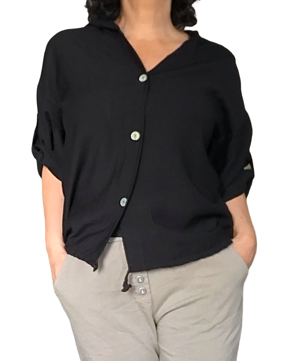 Chemise noir manche courte avec capuchon et cordon au bas