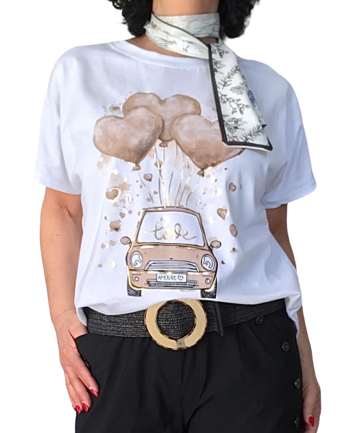 T-shirt blanc avec fiat et ballons moka en forme de cœurs
